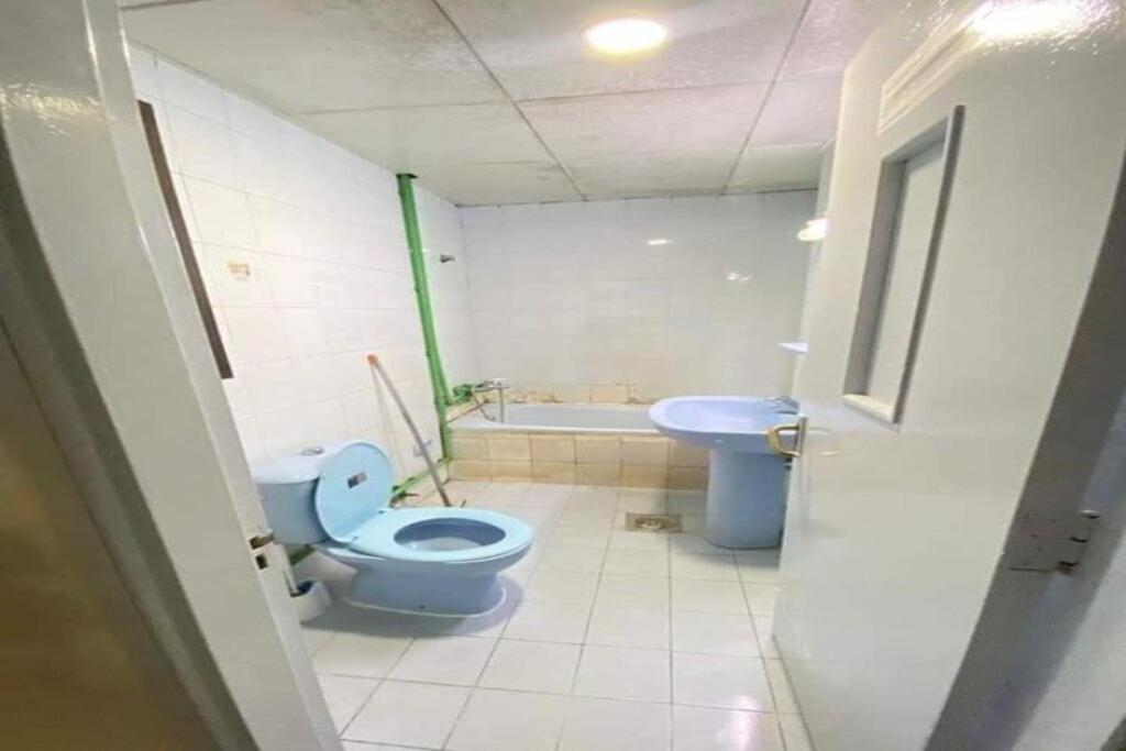 Single Room Near "World Trade Centre&Beach" Abudhabi アブダビ エクステリア 写真